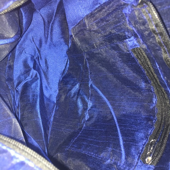 🌺Embroidered Purse - Picture 2 of 7